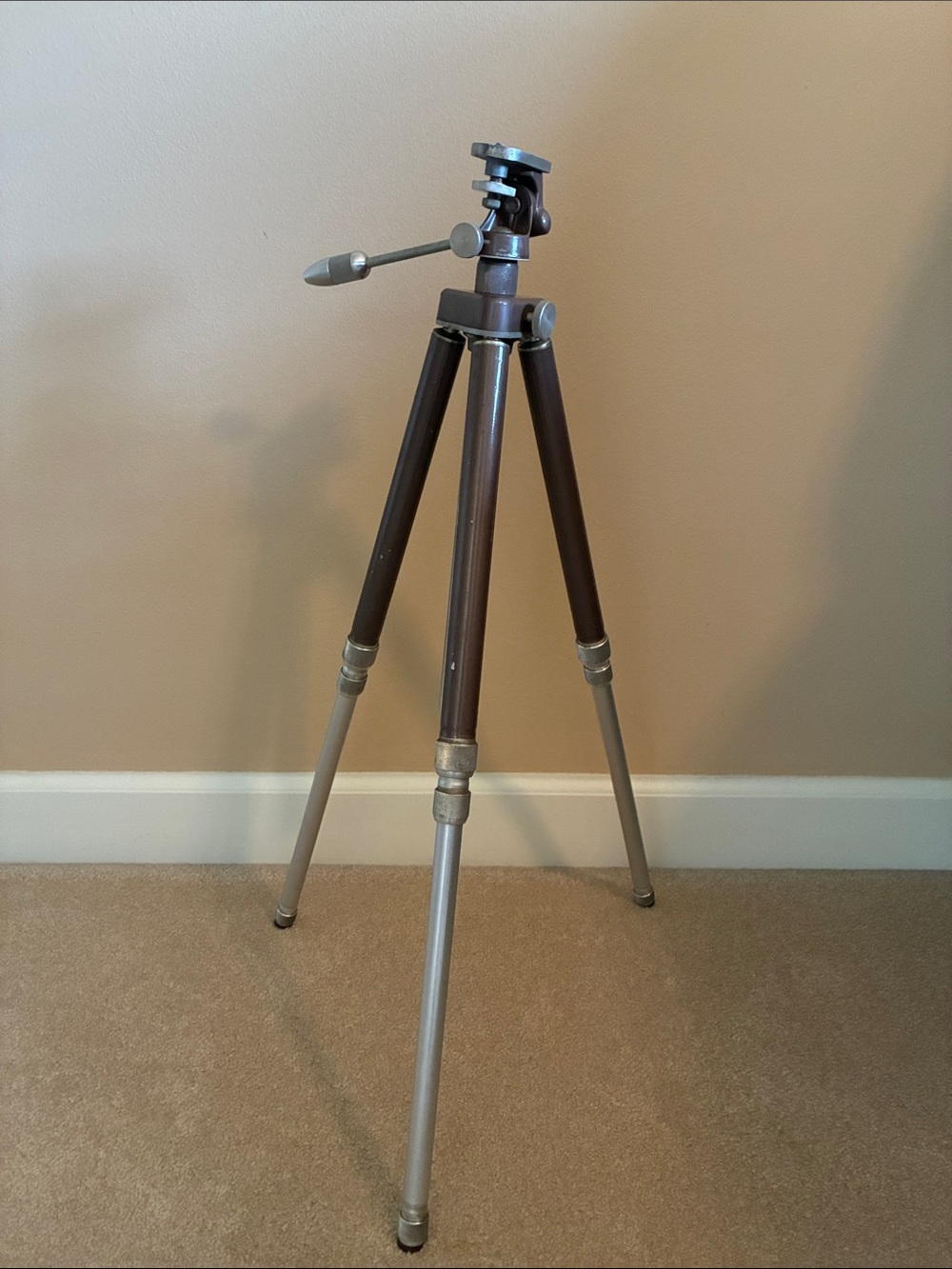 Vintage Brown and Silver Camera Tripod - Adjustable Support - Picture 5 of 9